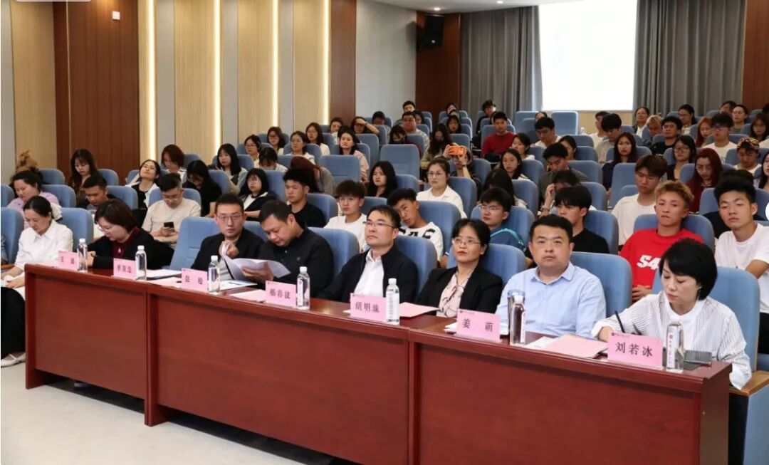 昆明文理学院举办“职引未来”昆明数字经济产业链专题招聘活动（嵩明站）
