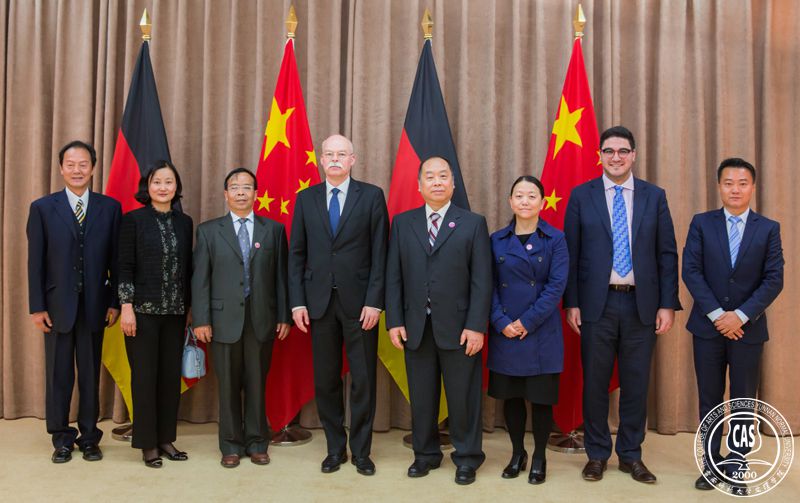 德意志联邦共和国驻华大使葛策博士代表团访问云南师范大学文理学院