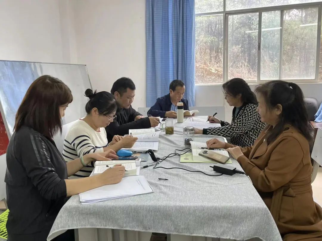 昆明文理学院举行学习贯彻习近平新时代中国特色社会主义思想主题教育读书班第二次集中学习