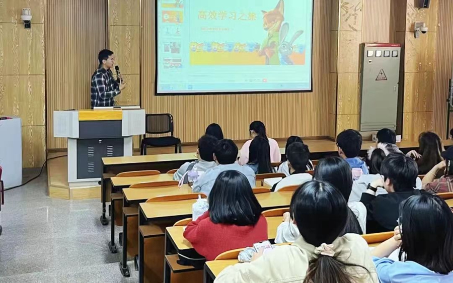 信息工程学院第二学生党支部召开“发挥模范作用，汲取先锋力量”学习经验分享交流会