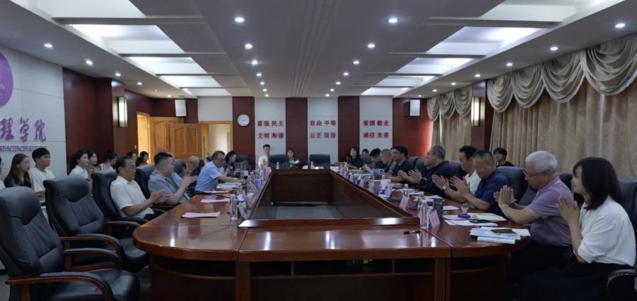 昆明文理学院成功举办云南中青年作家驻校工作站第二期作家进校园活动启动仪式暨校园文学建设研讨会